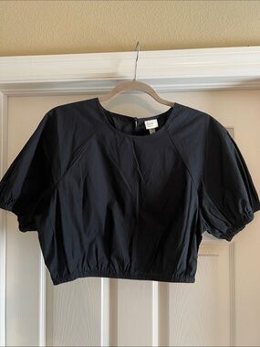 A. New Day Women's Black Puff Sleeve Cropped Top, Size Medium